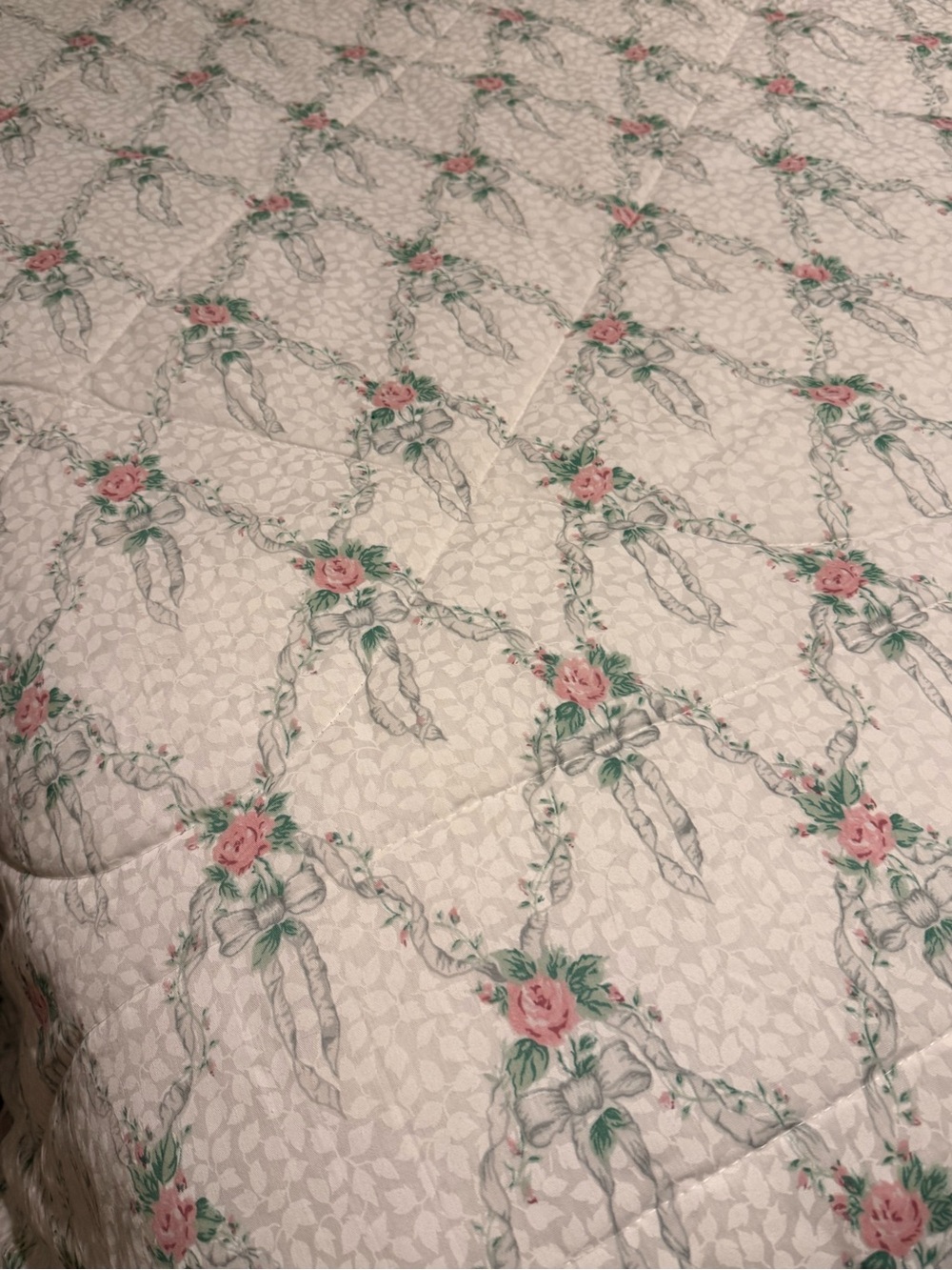 Vintage Floral Ribbon king comforter with bows set with two shams